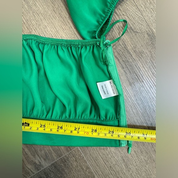 Superdown crop top green satin off-shoulder balloon sleeve blouse M - Picture 10 of 12